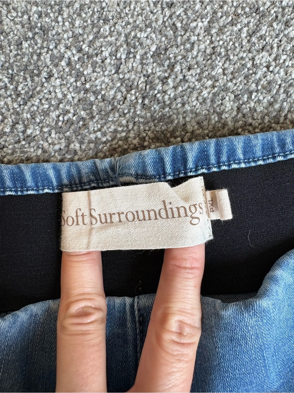 Soft Surroundings Light Wash Pull on Denim Jeans Whiskering Stretchy Size PXL - Picture 6 of 11